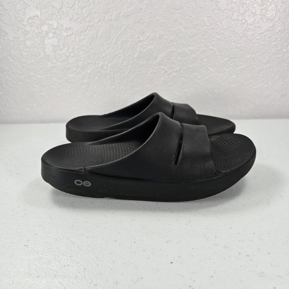 OOFOS OOahh Slide Sandals Womens Size 8 Black Comfort Cushioned Recovery Slip On